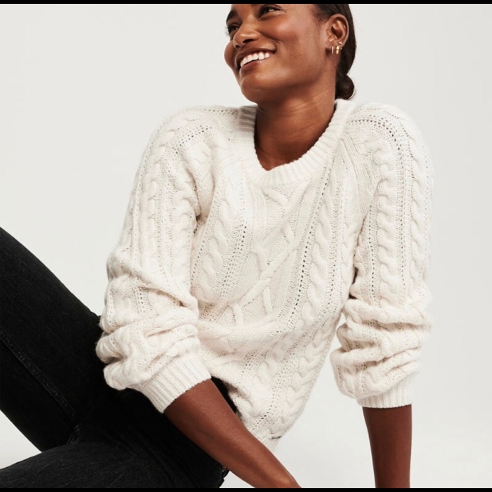 Cream Abercrombie Cable Knit Sweater (S)